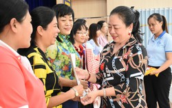 Ra mắt Câu lạc bộ “Đồng hành cùng phụ nữ bị ảnh hưởng bởi dịch covid-19”