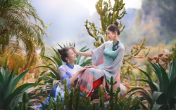 NTK Lan Hương mang hình ảnh Tàu không số lên áo dài