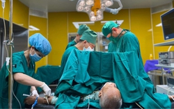 Nhiều ngày không đại tiện được, đến viện phải phẫu thuật gấp