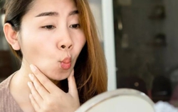 Những "nết xấu" phụ nữ hay mắc có thể tàn phá gương mặt