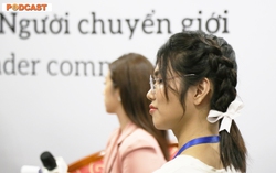 Người chuyển giới từ nam sang nữ: "Ngay từ khi còn nhỏ em đã thích chơi búp bê, dùng phấn son của mẹ"