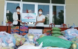Chương trình "Triệu phần quà san sẻ yêu thương" vận động được 298,215 tỷ đồng