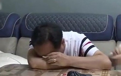 Tân hôn mẹ vợ gọi điện tới, bà xã tức tốc ra khỏi nhà nhưng suốt 1 năm chưa quay về