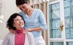 Đêm tân hôn, mẹ chồng gọi con dâu vào phòng riêng nói chuyện