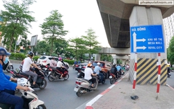 Hà Nội trước ngày phân làn tách riêng ô tô, xe máy trên tuyến đường Nguyễn Trãi