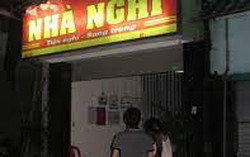 Bắt đối tượng nhiều lần đưa bạn gái 13 tuổi vào nhà nghỉ làm "chuyện người lớn"