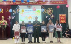 Con nuôi Đồn biên phòng Lũng Cú ấm áp với “Đêm hội Trăng rằm miền cực Bắc” 