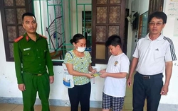 Đánh rơi tiền chữa bệnh, người phụ nữ nghèo được cậu bé 11 tuổi đem trả lại
