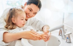 8 cách nuôi con để trẻ khỏe mạnh, ít ốm đau