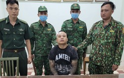Long An: Bộ đội biên phòng bắt đối tượng nhập cảnh mang theo 2 khẩu súng ngắn và 25 viên đạn