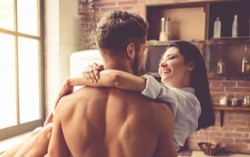 Những người nổi tiếng có đời sống chăn gối lạ thường để hôn nhân không nhàm chán