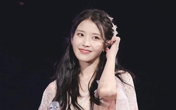 Concert siêu hoành tráng của IU: Jungkook (BTS) ủng hộ tận 2 ngày