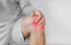 Thường xuyên đau khớp gối, nam thanh niên bàng hoàng phát hiện ung thư