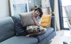 Cách kết hợp màu sắc với thiết kế tươi mới trong căn hộ 90m2 của cô gái độc thân