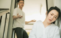 Đêm tân hôn, chồng ép vợ bán hết vàng cưới để trả nợ cho em trai