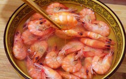 Sai lầm nhiều người mắc phải khi chế biến và ăn tôm