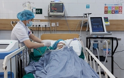 Học sinh ngộ độc thuốc lá điện tử và cảnh báo của chuyên gia