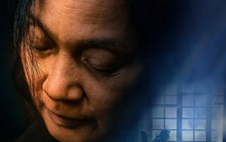 Phá bỏ vẻ ngoài quý phái, NSND Lê Khanh hóa thành bà già tàn tạ