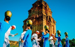 Tận hưởng không khí lễ hội lúc thu sang