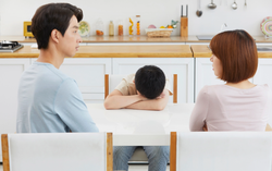 Chồng khoe số tiền thưởng Tết, tôi tuyên bố không đưa hết cho vợ thì ly hôn