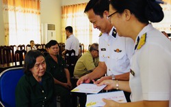 Hải đoàn 129 tặng quà Tết thương, bệnh binh và người có công 