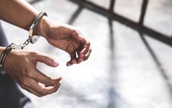 Giận vợ, chồng giết con gái ruột