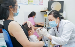 Cận Tết, bác sĩ cảnh báo bệnh viêm tai giữa gia tăng ở trẻ