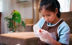 Cuộc đời của 1 đứa trẻ có 8 năm “vàng ngọc”