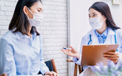 Khám tiền sinh sản, tôi đau đớn bật khóc trong vòng tay mẹ chồng tương lai