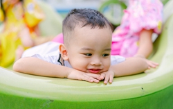 Các tuần khủng hoảng của trẻ sơ sinh và cách giúp cha mẹ vượt qua