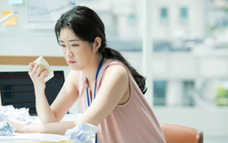 Nước mắt rưng rưng khi đọc bài văn do con riêng của chồng viết