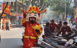 “Phố vàng” tại Hà Nội: Nơi nhộn nhịp, chỗ im lìm sát ngày vía Thần Tài 