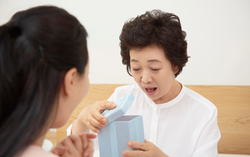 Món quà sinh nhật từ người lái xe ôm tiết lộ thân thế của tôi