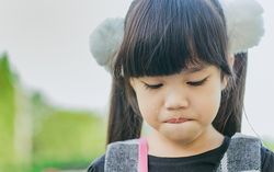 Nếu con làm vỡ một quả trứng, bạn sẽ ứng xử ra sao? 