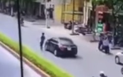 Công an xác minh vụ việc học sinh chạy vượt đầu ô tô rồi gặp tai nạn ở Hà Nam