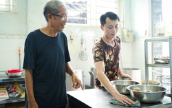 Ông chủ quán bún bò gần 20 năm nuôi hàng chục sinh viên ăn học