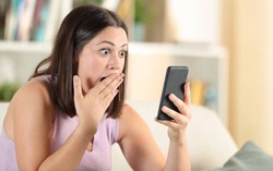 Cho trai lạ số điện thoại, cô nàng trố mắt với tin nhắn nhận được ngày hôm sau