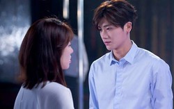 Tôi vừa ly hôn, anh hàng xóm đã đem nhẫn kim cương sang cầu hôn