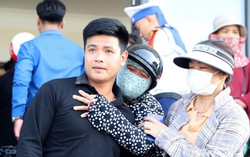 Trải qua những giờ phút sinh tử giữa biển Trường Sa, 83 ngư dân rơi nước mắt khi được gặp lại người thân 