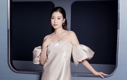 Hoa hậu Đỗ Mỹ Linh khoe sắc vóc sau khi sinh con