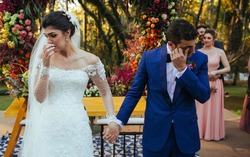 Chú rể bật khóc trong đám cưới, lý do xuất phát từ mẹ đẻ 