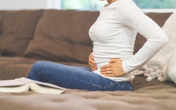 Đau xương chậu có thể là dấu hiệu cảnh báo nhiều vấn đề nghiêm trọng