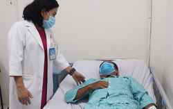 Suy thận nặng vì uống cỏ mực, dùng viên uống trắng da
không rõ nguồn gốc