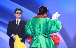 "Ca sĩ mặt nạ": Chuột Cherry lộ diện là "ca sĩ có 50 cổ họng"