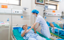 Người đàn ông đột quỵ ngay lúc đang ăn cơm: Các dấu hiệu cảnh báo nguy hiểm