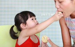 Trứng cung cấp nhiều chất đạm nhưng cho trẻ ăn bao nhiêu quả một tuần là phù hợp?