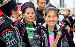 Phụ nữ người Mông ở Sa Pa thay đổi tư duy quản lý tài chính
