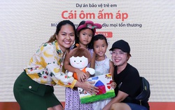 "Cái ôm ấm áp" nâng cao nhận thức của mọi người về vấn đề bạo hành trẻ em