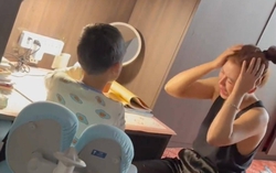 Mẹ "đầu hàng" khi dạy con học, bố áp dụng 1 chiêu mà con thay đổi 180 độ