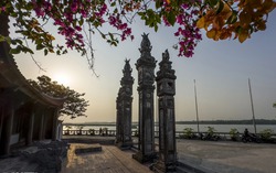 Lần đầu tiên trình diễn sân khấu thực cảnh trên sông Hồng